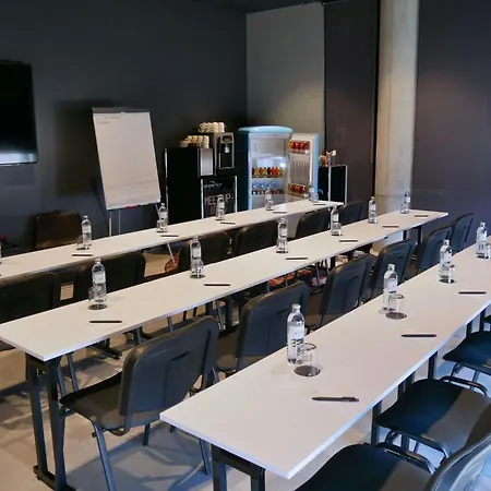Moxy Vienna Airport-2